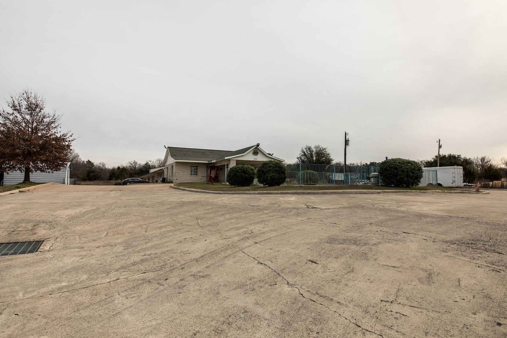 Oyo Hotel Decatur Tx Hwy 287 Northwest Exterior foto